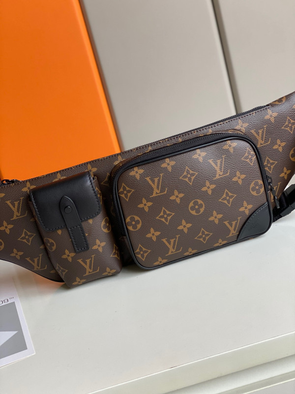 LOUIS VUITTON CHRISTOPHER BUMBAG [M45337] CELINE CHANEL ACCESSORIES LOEWE SHOES LOUIS VUITTON DIRO YSL OTHER BRAND HANDBAGS BALENCIAGA BOTTEGA VENETA GOYARD HERMES BURBERRY VALENTINO GUCCI FENDI MIUMIU CHLOE PRADA BVLGARI SUITCASE NEW ARRIVAL 
