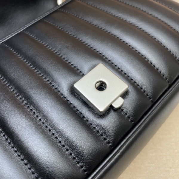 Gucci GG Marmont 26CM [443497-31] CELINE CHANEL ACCESSORIES LOEWE SHOES LOUIS VUITTON DIRO YSL OTHER BRAND HANDBAGS BALENCIAGA BOTTEGA VENETA GOYARD HERMES BURBERRY VALENTINO GUCCI FENDI MIUMIU CHLOE PRADA BVLGARI SUITCASE NEW ARRIVAL 