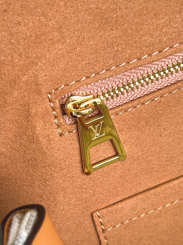 (image for) LOUIS VUITTON ONTHEGO MM