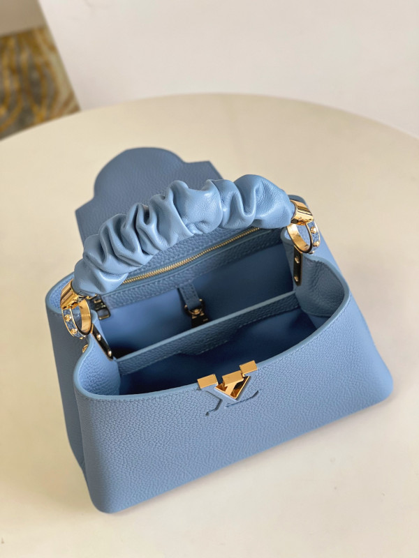 (image for) LOUIS VUITTON CAPUCINES BB