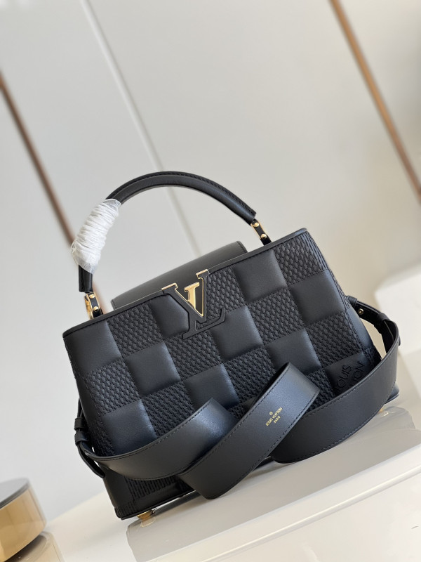 (image for) LOUIS VUITTON CAPUCINES MM