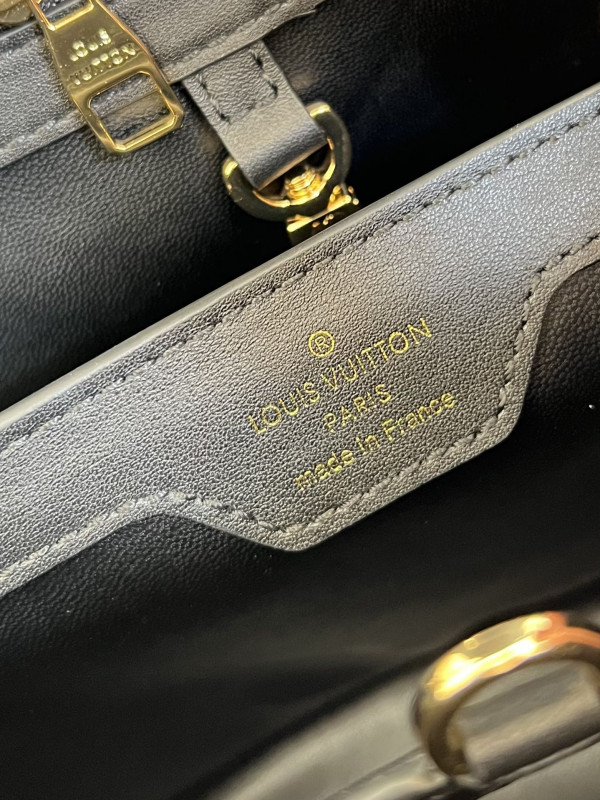 (image for) LOUIS VUITTON CAPUCINES BB