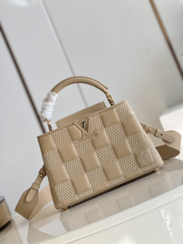 (image for) LOUIS VUITTON CAPUCINES BB
