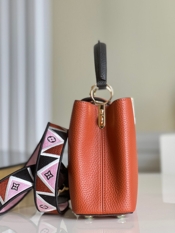 (image for) LOUIS VUITTON CAPUCINES BB