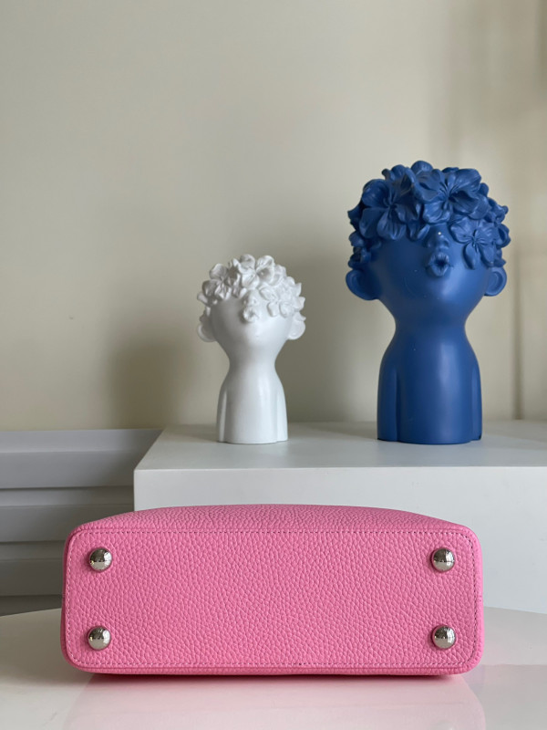 (image for) LOUIS VUITTON CAPUCINES BB
