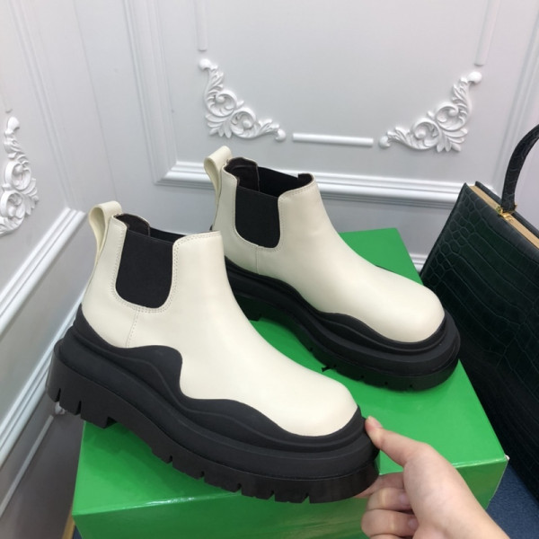 (image for) BOTTEGA VENETA TIRE