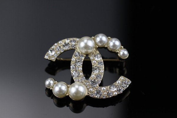 (image for) CL BROOCH