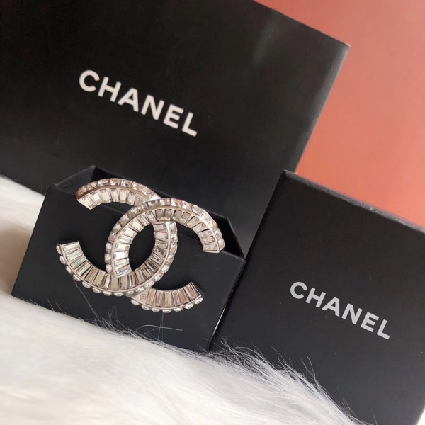 (image for) CL BROOCH