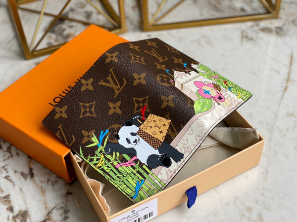 (image for) LOUIS VUITTON PASSPORT COVER
