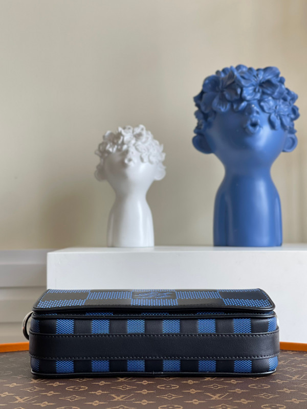 (image for) LOUIS VUITTON STUDIO MESSENGER