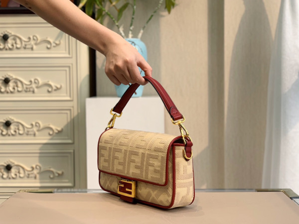 FENDI BAGUETTE (image for) FENDI BAGUETTE