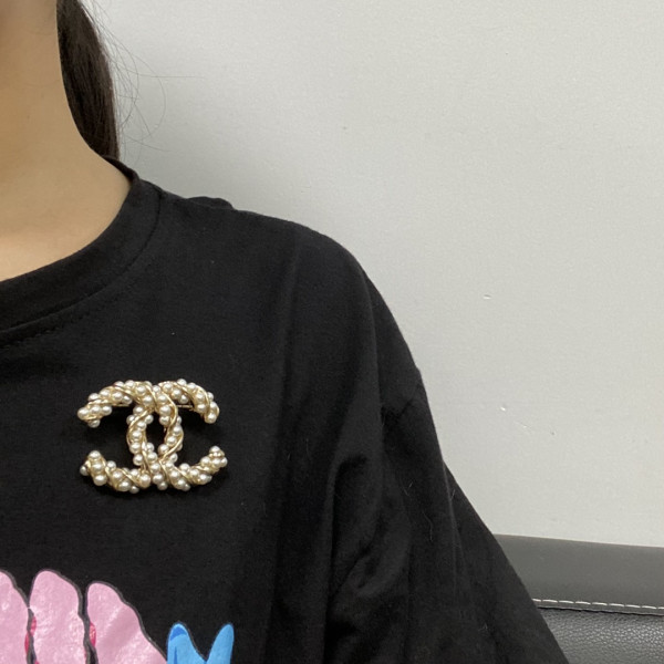 (image for) CL BROOCH