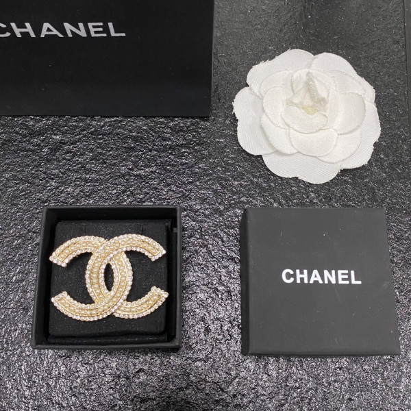(image for) CL BROOCH