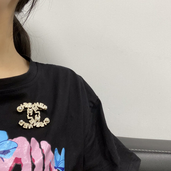 (image for) CL BROOCH