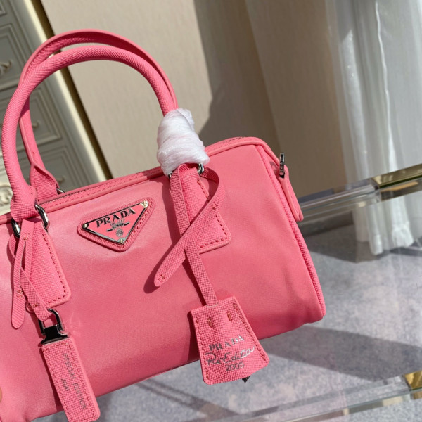 PRADA Re-Edition 2005 Nylon Bag [1BB846-1] CELINE CHANEL ACCESSORIES LOEWE SHOES LOUIS VUITTON DIRO YSL OTHER BRAND HANDBAGS BALENCIAGA BOTTEGA VENETA GOYARD HERMES BURBERRY VALENTINO GUCCI FENDI MIUMIU CHLOE PRADA BVLGARI SUITCASE NEW ARRIVAL 