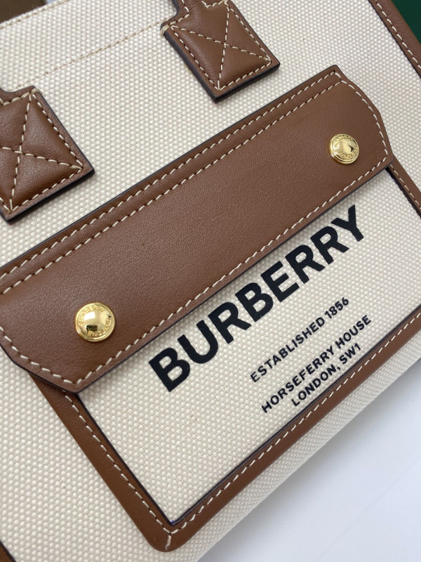 BURBERRY Mini Freya TOTE [Burberry171] CELINE CHANEL ACCESSORIES LOEWE SHOES LOUIS VUITTON DIRO YSL OTHER BRAND HANDBAGS BALENCIAGA BOTTEGA VENETA GOYARD HERMES BURBERRY VALENTINO GUCCI FENDI MIUMIU CHLOE PRADA BVLGARI SUITCASE NEW ARRIVAL 