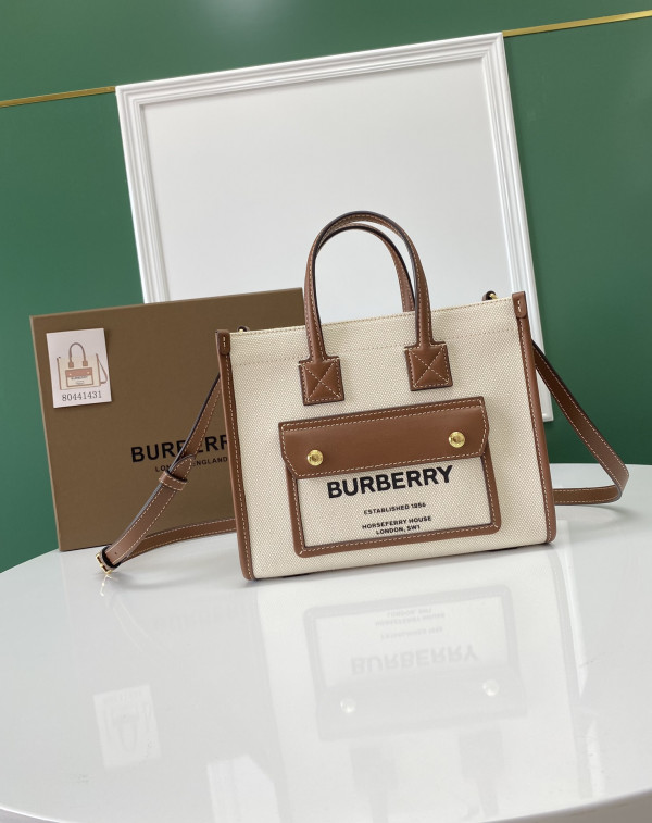 BURBERRY Mini Freya TOTE [Burberry171] CELINE CHANEL ACCESSORIES LOEWE SHOES LOUIS VUITTON DIRO YSL OTHER BRAND HANDBAGS BALENCIAGA BOTTEGA VENETA GOYARD HERMES BURBERRY VALENTINO GUCCI FENDI MIUMIU CHLOE PRADA BVLGARI SUITCASE NEW ARRIVAL 