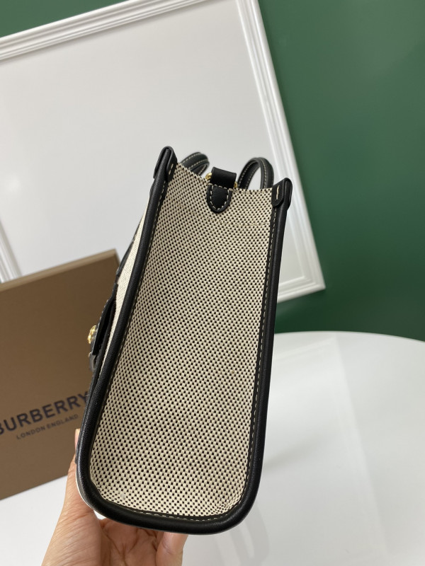 BURBERRY Mini Freya TOTE [Burberry170] CELINE CHANEL ACCESSORIES LOEWE SHOES LOUIS VUITTON DIRO YSL OTHER BRAND HANDBAGS BALENCIAGA BOTTEGA VENETA GOYARD HERMES BURBERRY VALENTINO GUCCI FENDI MIUMIU CHLOE PRADA BVLGARI SUITCASE NEW ARRIVAL 