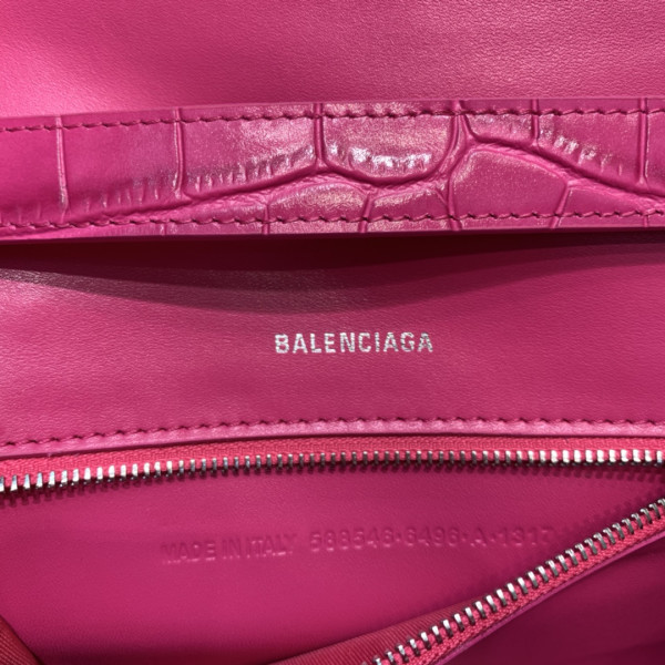 BALENCIAGA HOURGLASS CHAIN BAG [Balenciaga310] CELINE CHANEL ACCESSORIES LOEWE SHOES LOUIS VUITTON DIRO YSL OTHER BRAND HANDBAGS BALENCIAGA BOTTEGA VENETA GOYARD HERMES BURBERRY VALENTINO GUCCI FENDI MIUMIU CHLOE PRADA BVLGARI SUITCASE NEW ARRIVAL 