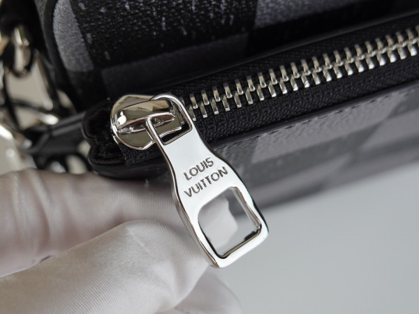 LOUIS VUITTON TRIO MESSENGER [N80401] CELINE CHANEL ACCESSORIES LOEWE SHOES LOUIS VUITTON DIRO YSL OTHER BRAND HANDBAGS BALENCIAGA BOTTEGA VENETA GOYARD HERMES BURBERRY VALENTINO GUCCI FENDI MIUMIU CHLOE PRADA BVLGARI SUITCASE NEW ARRIVAL 