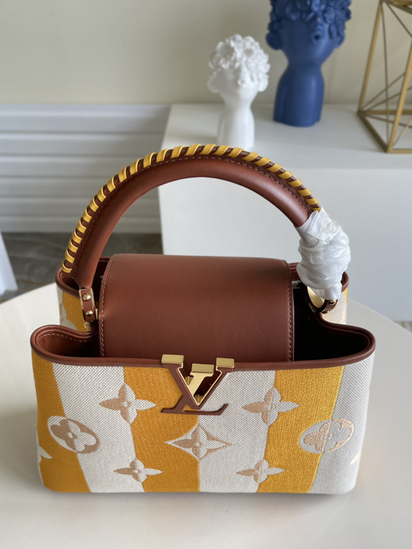 LOUIS VUITTON CAPUCINES MM [Louis1036] CELINE CHANEL ACCESSORIES LOEWE SHOES LOUIS VUITTON DIRO YSL OTHER BRAND HANDBAGS BALENCIAGA BOTTEGA VENETA GOYARD HERMES BURBERRY VALENTINO GUCCI FENDI MIUMIU CHLOE PRADA BVLGARI SUITCASE NEW ARRIVAL 