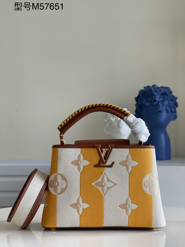 LOUIS VUITTON CAPUCINES BB [M57651] CELINE CHANEL ACCESSORIES LOEWE SHOES LOUIS VUITTON DIRO YSL OTHER BRAND HANDBAGS BALENCIAGA BOTTEGA VENETA GOYARD HERMES BURBERRY VALENTINO GUCCI FENDI MIUMIU CHLOE PRADA BVLGARI SUITCASE NEW ARRIVAL 