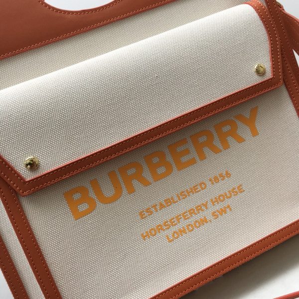 BURBERRY Medium Two-tone Canvas and Leather Pocket Tote [Burberry165] CELINE CHANEL ACCESSORIES LOEWE SHOES LOUIS VUITTON DIRO YSL OTHER BRAND HANDBAGS BALENCIAGA BOTTEGA VENETA GOYARD HERMES BURBERRY VALENTINO GUCCI FENDI MIUMIU CHLOE PRADA BVLGARI SUITCASE NEW ARRIVAL 