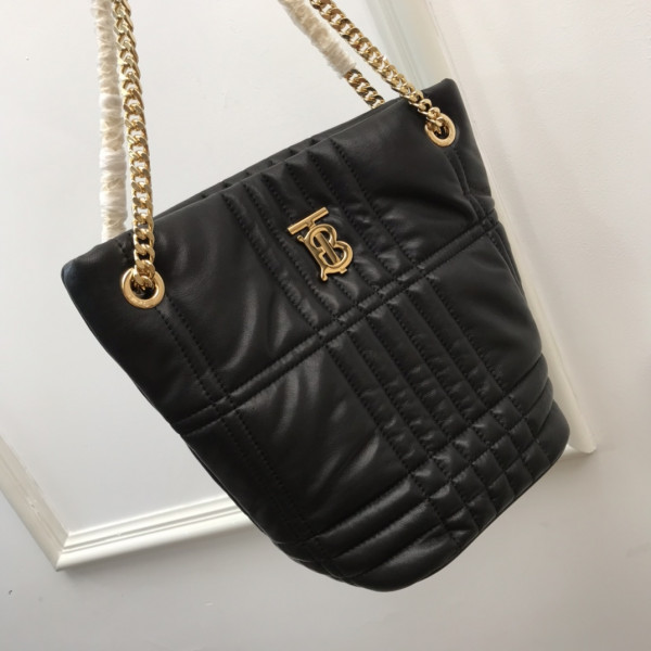 BURBERRY Small Quilted Lambskin Lola Bucket Bag [Burberry160] CELINE CHANEL ACCESSORIES LOEWE SHOES LOUIS VUITTON DIRO YSL OTHER BRAND HANDBAGS BALENCIAGA BOTTEGA VENETA GOYARD HERMES BURBERRY VALENTINO GUCCI FENDI MIUMIU CHLOE PRADA BVLGARI SUITCASE NEW ARRIVAL 