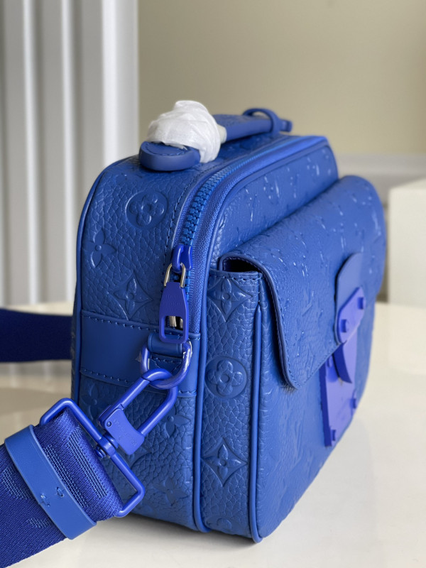 LOUIS VUITTON S LOCK MESSENGER [M58488] CELINE CHANEL ACCESSORIES LOEWE SHOES LOUIS VUITTON DIRO YSL OTHER BRAND HANDBAGS BALENCIAGA BOTTEGA VENETA GOYARD HERMES BURBERRY VALENTINO GUCCI FENDI MIUMIU CHLOE PRADA BVLGARI SUITCASE NEW ARRIVAL 