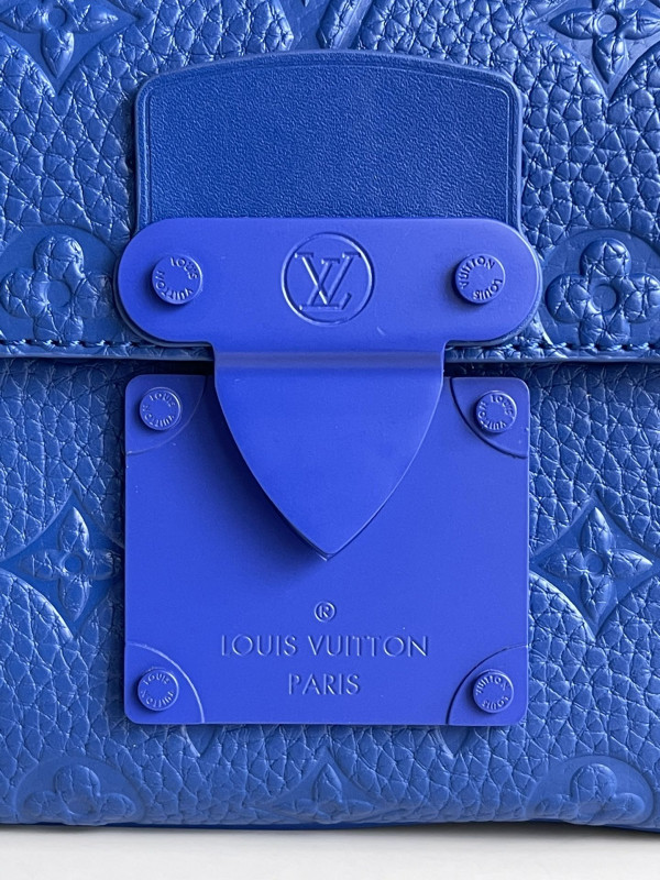 LOUIS VUITTON S LOCK MESSENGER [M58488] CELINE CHANEL ACCESSORIES LOEWE SHOES LOUIS VUITTON DIRO YSL OTHER BRAND HANDBAGS BALENCIAGA BOTTEGA VENETA GOYARD HERMES BURBERRY VALENTINO GUCCI FENDI MIUMIU CHLOE PRADA BVLGARI SUITCASE NEW ARRIVAL 