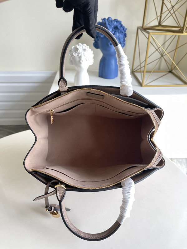 LOUIS VUITTON GRAND PALAIS [M45833] CELINE CHANEL ACCESSORIES LOEWE SHOES LOUIS VUITTON DIRO YSL OTHER BRAND HANDBAGS BALENCIAGA BOTTEGA VENETA GOYARD HERMES BURBERRY VALENTINO GUCCI FENDI MIUMIU CHLOE PRADA BVLGARI SUITCASE NEW ARRIVAL 