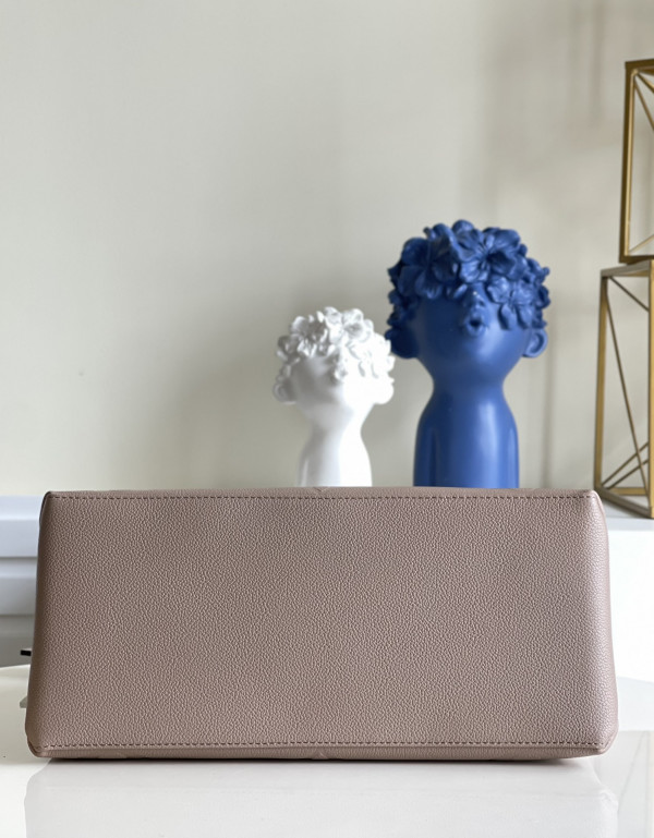 LOUIS VUITTON GRAND PALAIS [M45833] CELINE CHANEL ACCESSORIES LOEWE SHOES LOUIS VUITTON DIRO YSL OTHER BRAND HANDBAGS BALENCIAGA BOTTEGA VENETA GOYARD HERMES BURBERRY VALENTINO GUCCI FENDI MIUMIU CHLOE PRADA BVLGARI SUITCASE NEW ARRIVAL 