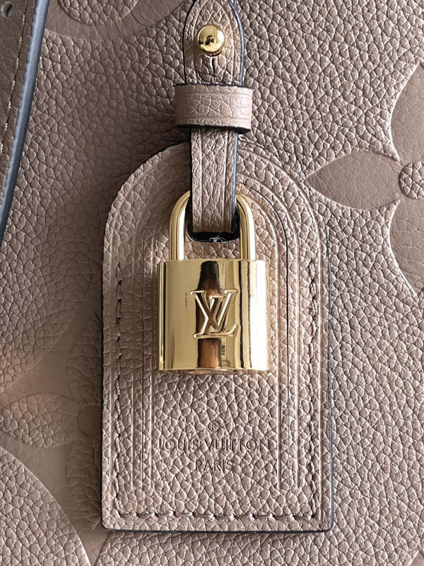 LOUIS VUITTON GRAND PALAIS [M45833] CELINE CHANEL ACCESSORIES LOEWE SHOES LOUIS VUITTON DIRO YSL OTHER BRAND HANDBAGS BALENCIAGA BOTTEGA VENETA GOYARD HERMES BURBERRY VALENTINO GUCCI FENDI MIUMIU CHLOE PRADA BVLGARI SUITCASE NEW ARRIVAL 