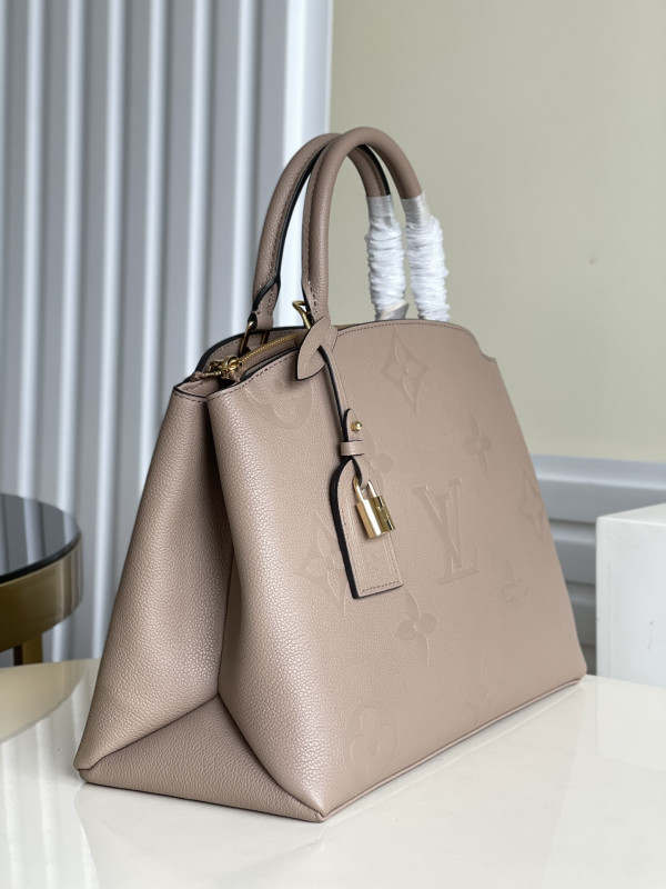 LOUIS VUITTON GRAND PALAIS [M45833] CELINE CHANEL ACCESSORIES LOEWE SHOES LOUIS VUITTON DIRO YSL OTHER BRAND HANDBAGS BALENCIAGA BOTTEGA VENETA GOYARD HERMES BURBERRY VALENTINO GUCCI FENDI MIUMIU CHLOE PRADA BVLGARI SUITCASE NEW ARRIVAL 