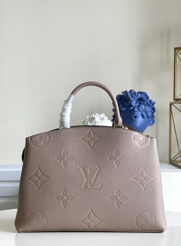 LOUIS VUITTON GRAND PALAIS [M45833] CELINE CHANEL ACCESSORIES LOEWE SHOES LOUIS VUITTON DIRO YSL OTHER BRAND HANDBAGS BALENCIAGA BOTTEGA VENETA GOYARD HERMES BURBERRY VALENTINO GUCCI FENDI MIUMIU CHLOE PRADA BVLGARI SUITCASE NEW ARRIVAL 