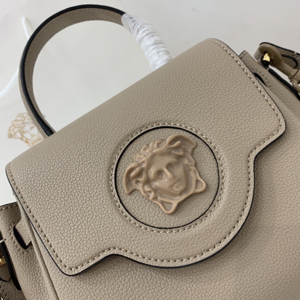 VERSACE LA MEDUSA SMALL HANDBAG [Versace23] CELINE CHANEL ACCESSORIES LOEWE SHOES LOUIS VUITTON DIRO YSL OTHER BRAND HANDBAGS BALENCIAGA BOTTEGA VENETA GOYARD HERMES BURBERRY VALENTINO GUCCI FENDI MIUMIU CHLOE PRADA BVLGARI SUITCASE NEW ARRIVAL 
