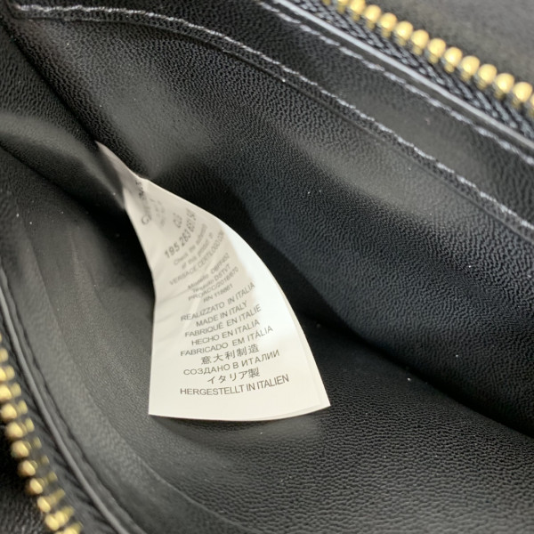 VERSACE LA MEDUSA MEDIUM HANDBAG [Versace19] CELINE CHANEL ACCESSORIES LOEWE SHOES LOUIS VUITTON DIRO YSL OTHER BRAND HANDBAGS BALENCIAGA BOTTEGA VENETA GOYARD HERMES BURBERRY VALENTINO GUCCI FENDI MIUMIU CHLOE PRADA BVLGARI SUITCASE NEW ARRIVAL 