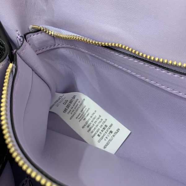 VERSACE LA MEDUSA MEDIUM HANDBAG [Versace13] CELINE CHANEL ACCESSORIES LOEWE SHOES LOUIS VUITTON DIRO YSL OTHER BRAND HANDBAGS BALENCIAGA BOTTEGA VENETA GOYARD HERMES BURBERRY VALENTINO GUCCI FENDI MIUMIU CHLOE PRADA BVLGARI SUITCASE NEW ARRIVAL 