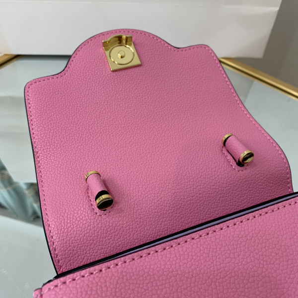 VERSACE LA MEDUSA SMALL HANDBAG [Versace8] CELINE CHANEL ACCESSORIES LOEWE SHOES LOUIS VUITTON DIRO YSL OTHER BRAND HANDBAGS BALENCIAGA BOTTEGA VENETA GOYARD HERMES BURBERRY VALENTINO GUCCI FENDI MIUMIU CHLOE PRADA BVLGARI SUITCASE NEW ARRIVAL 