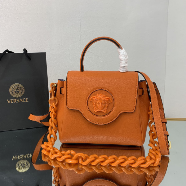 VERSACE LA MEDUSA SMALL HANDBAG [Versace3] CELINE CHANEL ACCESSORIES LOEWE SHOES LOUIS VUITTON DIRO YSL OTHER BRAND HANDBAGS BALENCIAGA BOTTEGA VENETA GOYARD HERMES BURBERRY VALENTINO GUCCI FENDI MIUMIU CHLOE PRADA BVLGARI SUITCASE NEW ARRIVAL 
