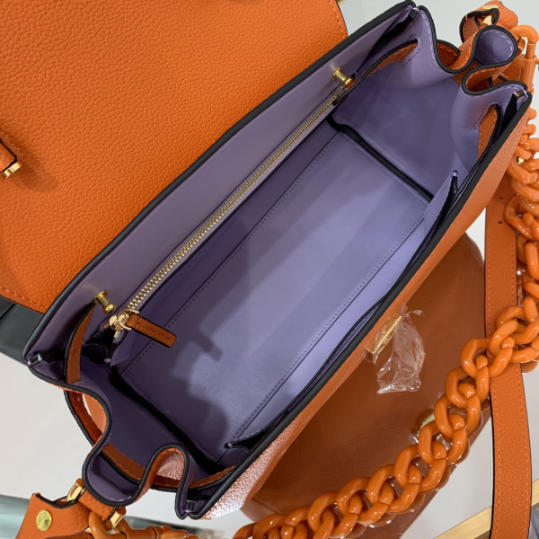 VERSACE LA MEDUSA MEDIUM HANDBAG [Versace2] CELINE CHANEL ACCESSORIES LOEWE SHOES LOUIS VUITTON DIRO YSL OTHER BRAND HANDBAGS BALENCIAGA BOTTEGA VENETA GOYARD HERMES BURBERRY VALENTINO GUCCI FENDI MIUMIU CHLOE PRADA BVLGARI SUITCASE NEW ARRIVAL 