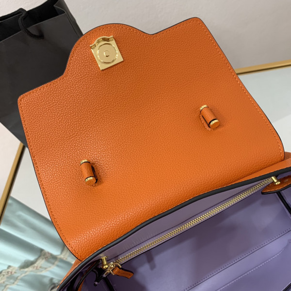 VERSACE LA MEDUSA MEDIUM HANDBAG [Versace2] CELINE CHANEL ACCESSORIES LOEWE SHOES LOUIS VUITTON DIRO YSL OTHER BRAND HANDBAGS BALENCIAGA BOTTEGA VENETA GOYARD HERMES BURBERRY VALENTINO GUCCI FENDI MIUMIU CHLOE PRADA BVLGARI SUITCASE NEW ARRIVAL 