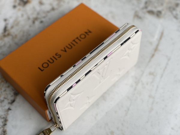 LOUIS VUITTON ZIPPY WALLET [Louis1033] CELINE CHANEL ACCESSORIES LOEWE SHOES LOUIS VUITTON DIRO YSL OTHER BRAND HANDBAGS BALENCIAGA BOTTEGA VENETA GOYARD HERMES BURBERRY VALENTINO GUCCI FENDI MIUMIU CHLOE PRADA BVLGARI SUITCASE NEW ARRIVAL 