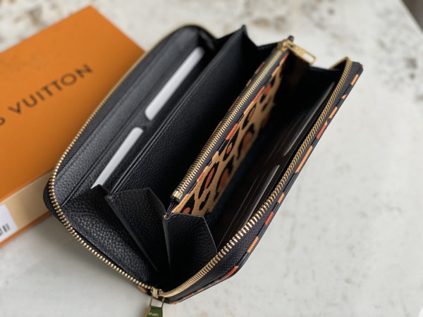 LOUIS VUITTON ZIPPY WALLET [M80680] CELINE CHANEL ACCESSORIES LOEWE SHOES LOUIS VUITTON DIRO YSL OTHER BRAND HANDBAGS BALENCIAGA BOTTEGA VENETA GOYARD HERMES BURBERRY VALENTINO GUCCI FENDI MIUMIU CHLOE PRADA BVLGARI SUITCASE NEW ARRIVAL 
