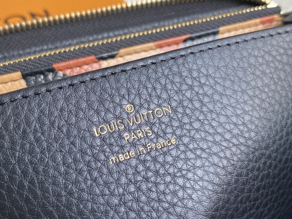 LOUIS VUITTON ZIPPY WALLET [M80680] CELINE CHANEL ACCESSORIES LOEWE SHOES LOUIS VUITTON DIRO YSL OTHER BRAND HANDBAGS BALENCIAGA BOTTEGA VENETA GOYARD HERMES BURBERRY VALENTINO GUCCI FENDI MIUMIU CHLOE PRADA BVLGARI SUITCASE NEW ARRIVAL 