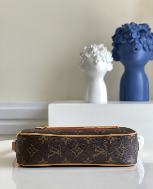 LOUIS VUITTON CITE [Louis1029] CELINE CHANEL ACCESSORIES LOEWE SHOES LOUIS VUITTON DIRO YSL OTHER BRAND HANDBAGS BALENCIAGA BOTTEGA VENETA GOYARD HERMES BURBERRY VALENTINO GUCCI FENDI MIUMIU CHLOE PRADA BVLGARI SUITCASE NEW ARRIVAL 