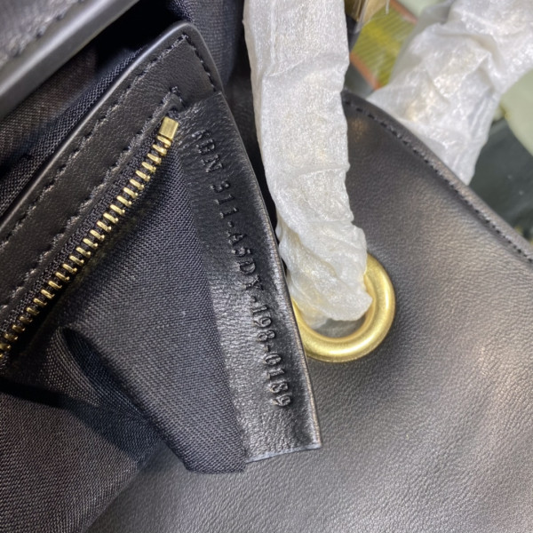 FENDI BAGUETTE CHAIN [Fendi373] CELINE CHANEL ACCESSORIES LOEWE SHOES LOUIS VUITTON DIRO YSL OTHER BRAND HANDBAGS BALENCIAGA BOTTEGA VENETA GOYARD HERMES BURBERRY VALENTINO GUCCI FENDI MIUMIU CHLOE PRADA BVLGARI SUITCASE NEW ARRIVAL 