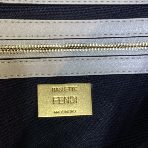 FENDI BAGUETTE CHAIN [Fendi372] CELINE CHANEL ACCESSORIES LOEWE SHOES LOUIS VUITTON DIRO YSL OTHER BRAND HANDBAGS BALENCIAGA BOTTEGA VENETA GOYARD HERMES BURBERRY VALENTINO GUCCI FENDI MIUMIU CHLOE PRADA BVLGARI SUITCASE NEW ARRIVAL 