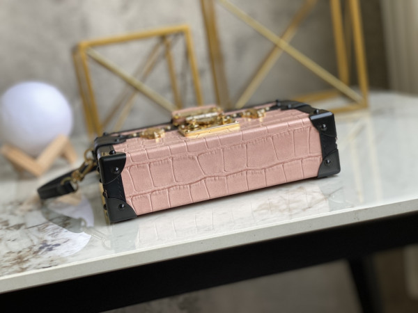 LOUIS VUITTON PETITE MALLE [Louis1008] CELINE CHANEL ACCESSORIES LOEWE SHOES LOUIS VUITTON DIRO YSL OTHER BRAND HANDBAGS BALENCIAGA BOTTEGA VENETA GOYARD HERMES BURBERRY VALENTINO GUCCI FENDI MIUMIU CHLOE PRADA BVLGARI SUITCASE NEW ARRIVAL 