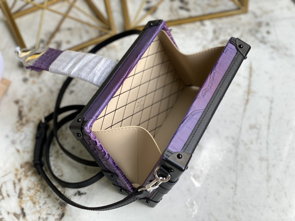 LOUIS VUITTON PETITE MALLE [N94390] CELINE CHANEL ACCESSORIES LOEWE SHOES LOUIS VUITTON DIRO YSL OTHER BRAND HANDBAGS BALENCIAGA BOTTEGA VENETA GOYARD HERMES BURBERRY VALENTINO GUCCI FENDI MIUMIU CHLOE PRADA BVLGARI SUITCASE NEW ARRIVAL 
